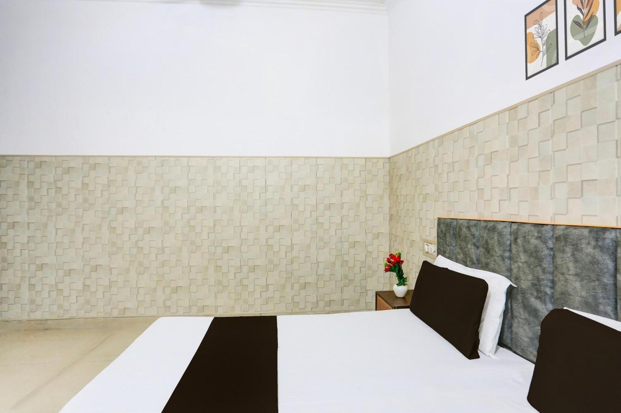 Hotel O Vk Palace Агра Экстерьер фото