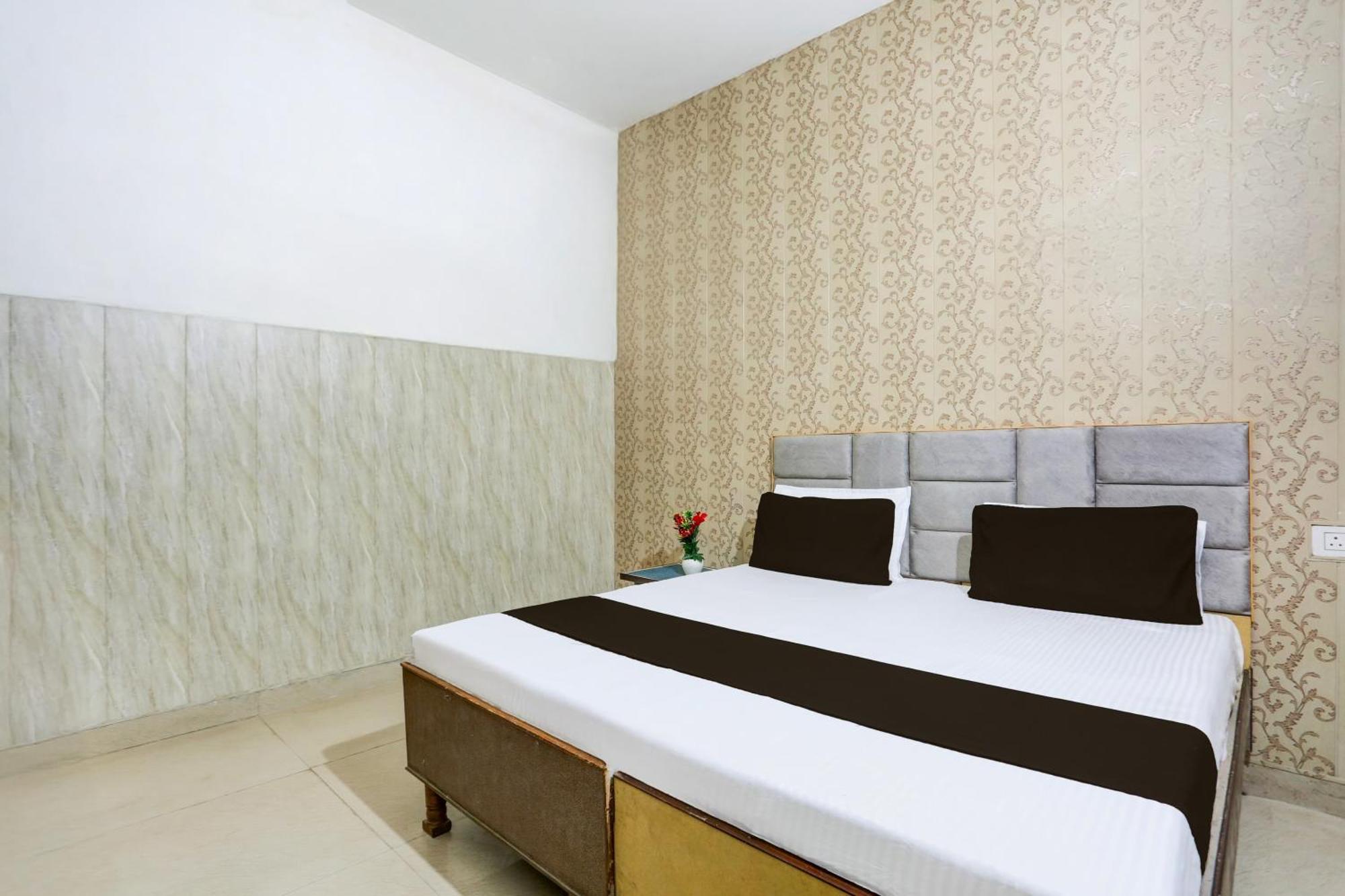 Hotel O Vk Palace Агра Экстерьер фото