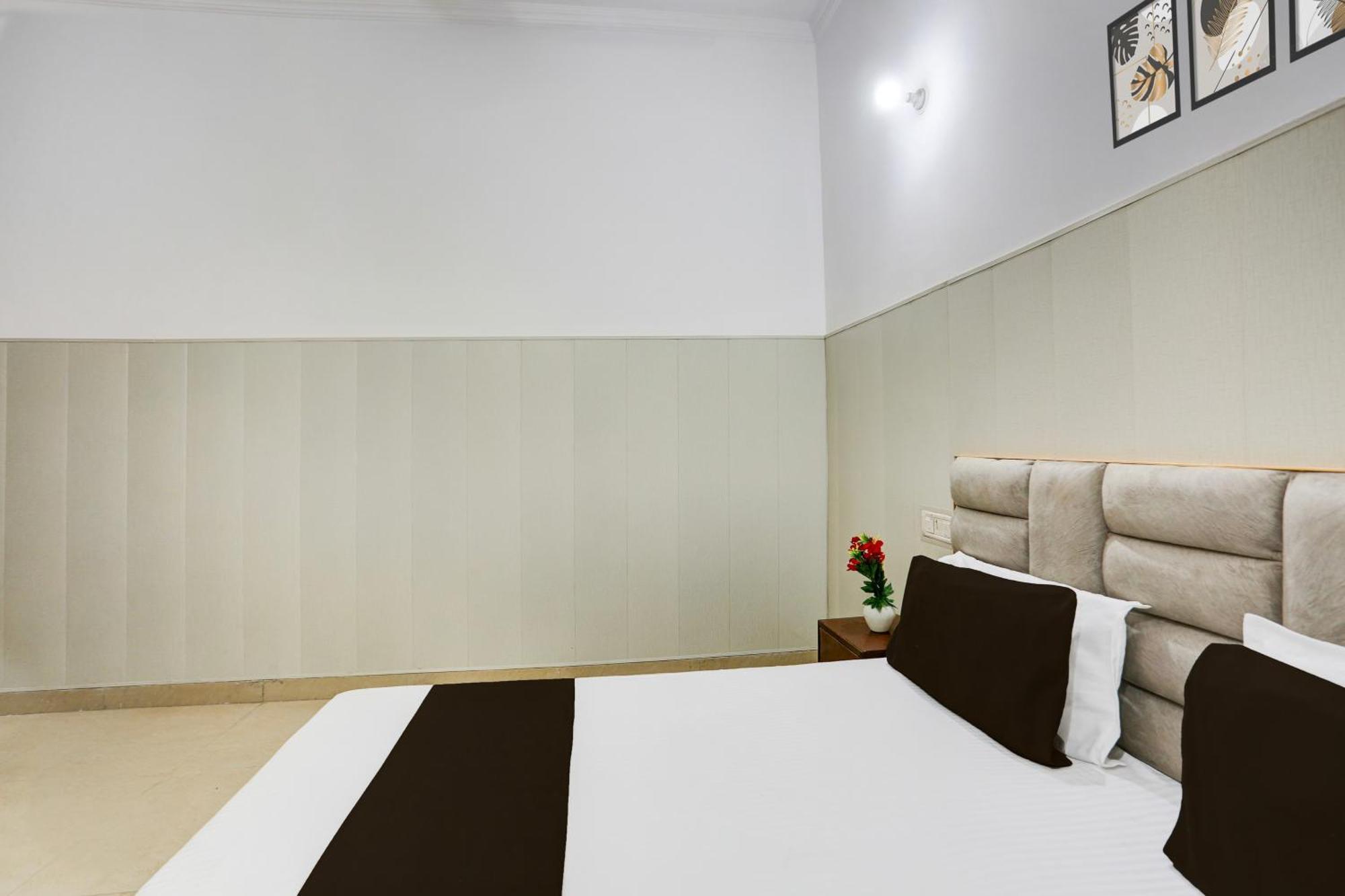 Hotel O Vk Palace Агра Экстерьер фото